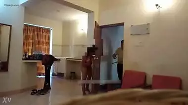 Daring Tamil aunty gets naked in front of a waiter