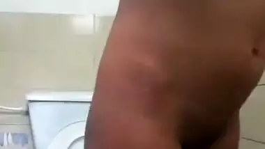 Indian Teen Girl – Showing Herself Nude In Washroom