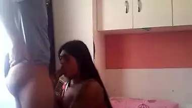 Mumbai Girl’s Hot Blowjob To Bro’s Mate