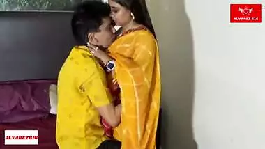 Indian Hot Bhabhi Fucking in Red Saree by her Young Boyfriend.