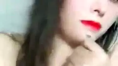 Beautiful girl shoots her desi nude MMS for her lover