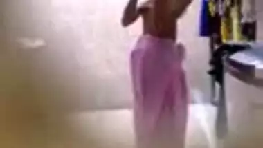 Madurai young hot tamil girl dress change taken by hiddencam