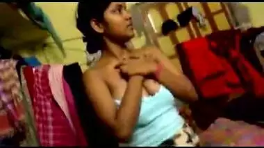 Hawt Indian XXX sex movie of college girl Isha playing truth or dare!