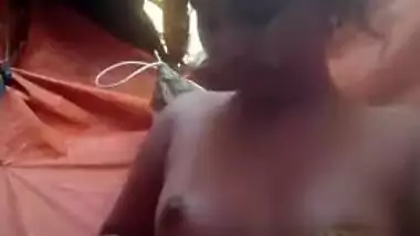 Negligent woman takes a break to masturbate excited Indian pussy