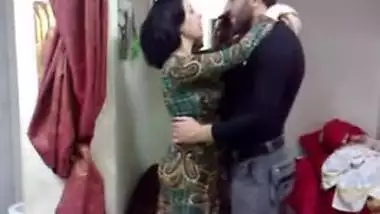 Pakistani Married Couple Sex - full video on hotcamgirls.in