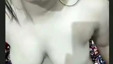 Super sexy indian babe showing her boobs and pussy