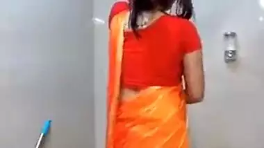 Nude Indian Bhabhi Dance In Bathroom For Fans
