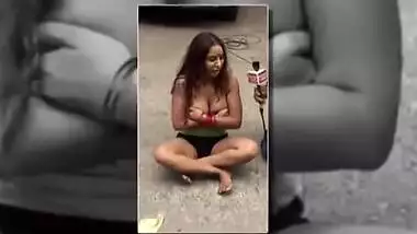 Actresses Sri Reddy Remove clothes in public