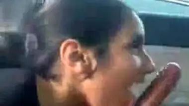 Indian origin girl sucking penis of boyfriend in car
