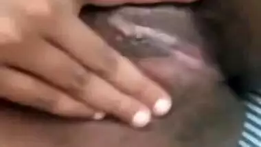 WONDERFUL SOUTH INDIAN GF PLAYING WITH HERSELF