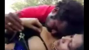Mallu Aunty Forest Fuck And Kiss
