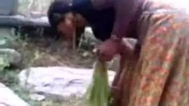 Dehati Sex Video Of Village Babe Losing Virginity