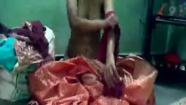 Tamil aunty removing blouse