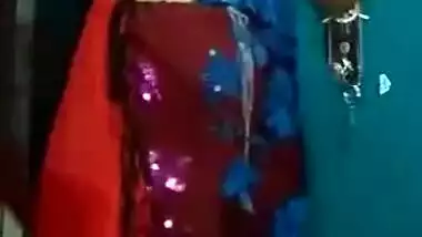 Sexy Indian Wife In Sari