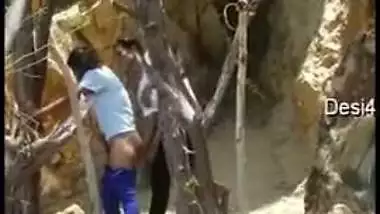 Horny lovers caught having quickie in doggy outdoor in Desi mms video