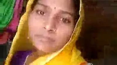 Marwadi village aunty showing sexy pussy