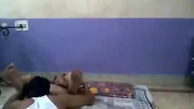 Indore desi bhabhi loves getting her pussy eaten