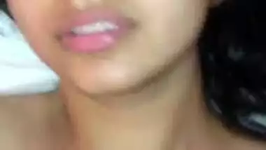 Desi bhabi very cute boobs