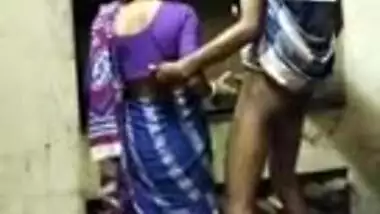 innocent aunty in saree fucked from behind