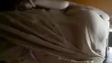 Huge boobs mallu aunty sari strip once again 