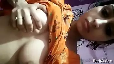 Exclusive- Sexy Pak Girl Play Her Boobs And Pussy