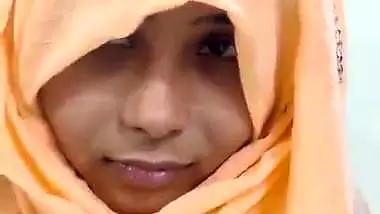Karachi lady’s Pakistani blowjob and cum swallowing