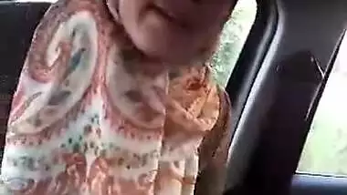 egypt hijab playing in car