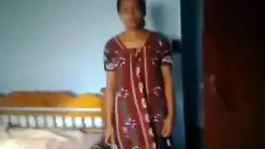 Indian wife get nude