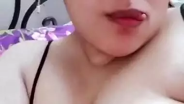 Super chubby Bangkladeshi Tiktoker showing boobs pussy