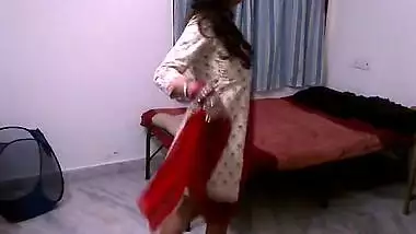 Indian masked Bhabhi is wild dancing XXX for Desi man with camera