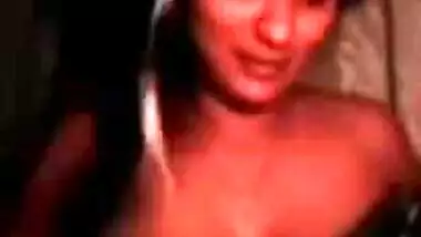 Cute Desi Girl Showing boob
