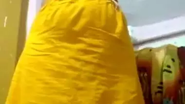 Mature bhabhi striping sari and fingering