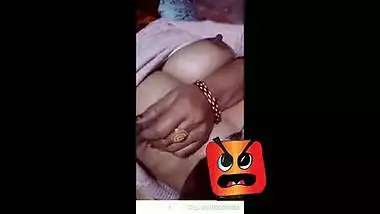 Desi Mom phone sex chat with her secret boyfriend