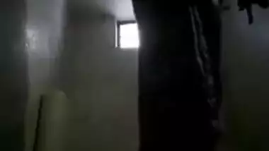 Selfie XXX video of Bangla village chick shaving her Desi pussy