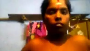 Tamil housewife boobs press