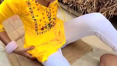 Desi Local Village Girl Tight Pussy Outdoor Fucking xxx Video Indian G.f