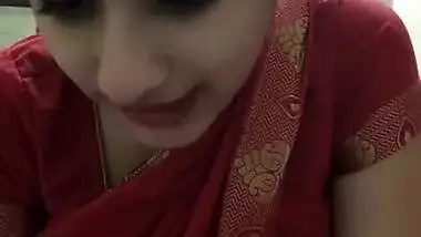 Desi bhbai show her nice navel n big boobs