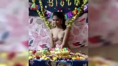 Sexy Indian girl showing her naked body