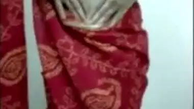 Desi Bhabhi WhatsApp video chat with secret lover, Hindi call leaked online