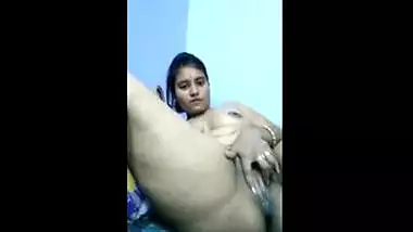 Jaipur bhabhi doing finger sex to satisfy herself