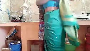 Mature housewife of Desi origin fucked after XXX sucking in the kitchen