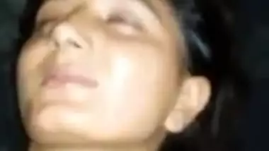 Lover drills 18-year-old GF’s tight pussy in teen sex MMS