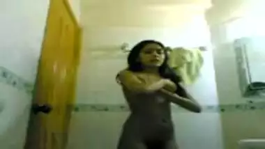 bengali girl showing boobs & pussy to boyfriend on skype