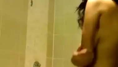 Anita Bengali Babe In Toilet