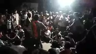 Andhra pradesh hot girl recording dance in village