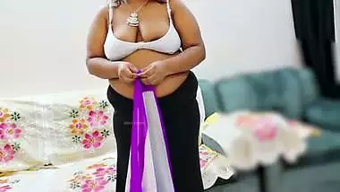 Indian bhabhi in saree