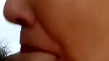 Seductive eyes girlfriend Indian blowjob in nudity