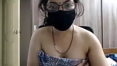 Desi housewife exposes Naked Boobs pussy and Ass to lover on video call