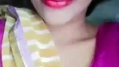 Desi cute boob show MMS selfie video