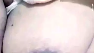 Bhabhi showing boobs on video call sex viral MMS